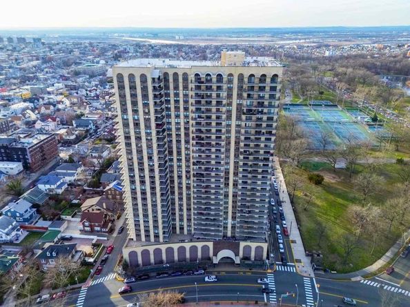 7855 Blvd East 17L, North Bergen NJ 07047