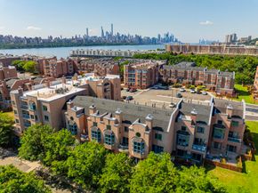312 Franklin Ct, Edgewater NJ 07020