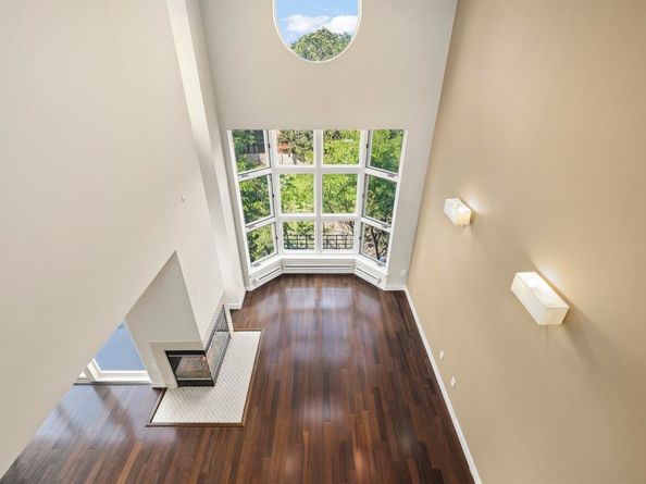 312 Franklin Ct, Edgewater NJ 07020
