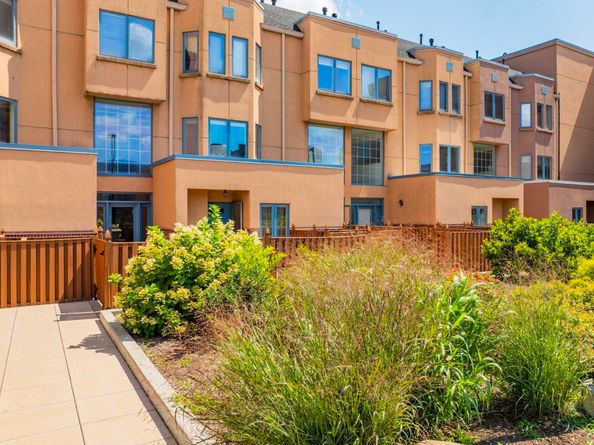 312 Franklin Ct, Edgewater NJ 07020