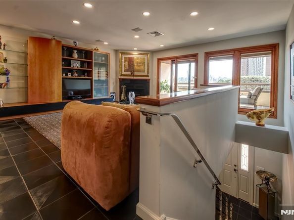 300 Gorge Rd 18, Cliffside Park NJ 07010