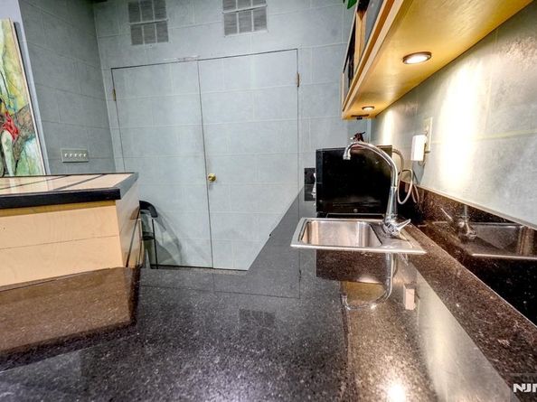 300 Gorge Rd 18, Cliffside Park NJ 07010
