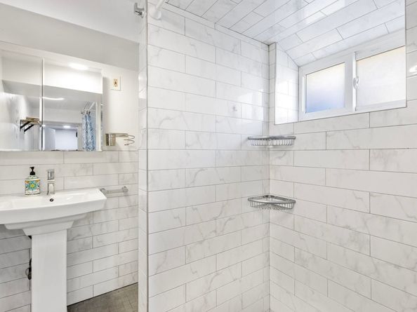 1002 74th St, North Bergen NJ 07047