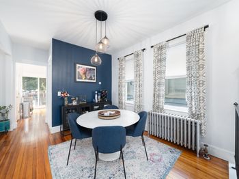 34 Romaine Ave