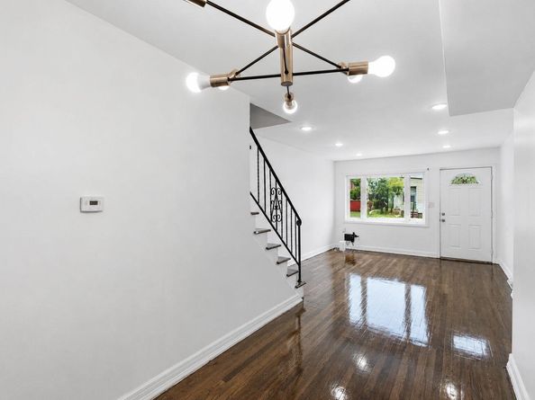 8 Van Nostrand Ave, Jersey City NJ 07305