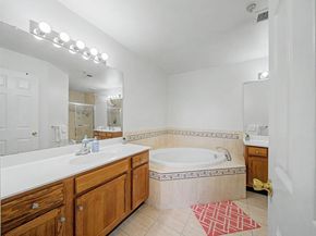 180 Blue Heron Dr 180, Secaucus NJ 07094