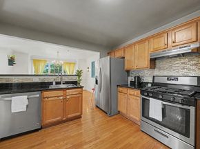 180 Blue Heron Dr 180, Secaucus NJ 07094