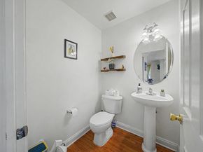 180 Blue Heron Dr 180, Secaucus NJ 07094
