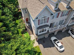 180 Blue Heron Dr 180, Secaucus NJ 07094