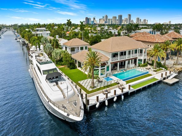 1812 SE 14th St, Fort Lauderdale FL 33316