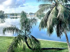 4311 Crystal Lake Dr 213, Deerfield Beach FL 33064