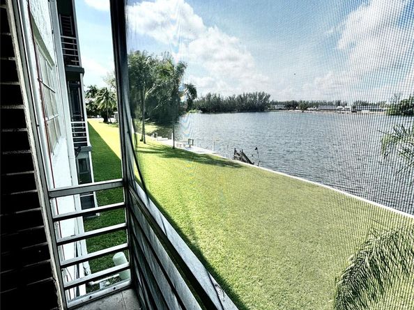 4311 Crystal Lake Dr 213, Deerfield Beach FL 33064
