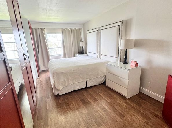 4311 Crystal Lake Dr 213, Deerfield Beach FL 33064