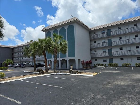 4311 Crystal Lake Dr 213, Deerfield Beach FL 33064