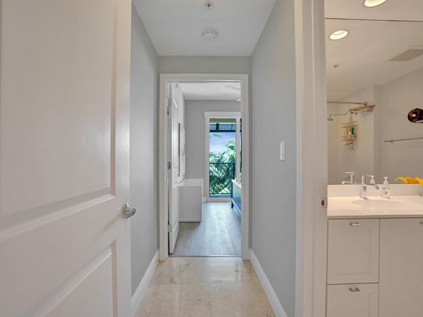 235 NE 1st Street 309, Delray Beach FL 33444