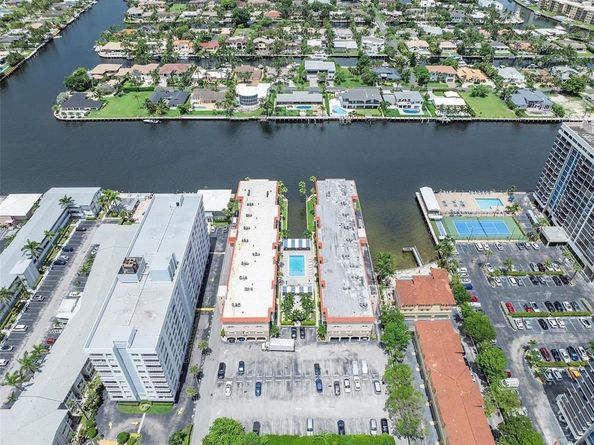 2081 S Ocean Dr 208, Hallandale Beach FL 33009