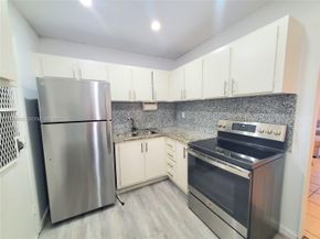 16801 NE 13th Avenue 314, Miami FL 33162