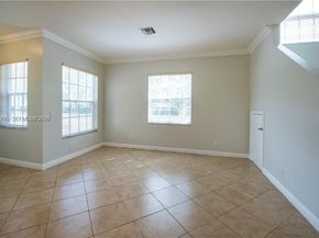 3371 Lakeside Drive 27, Davie FL 33328