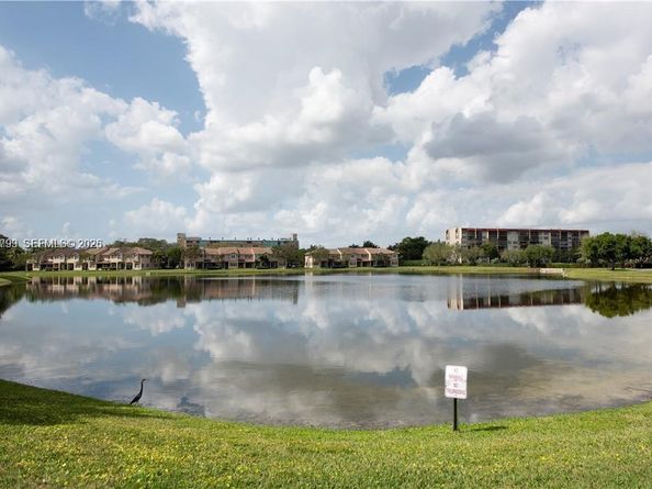 3371 Lakeside Drive 27, Davie FL 33328