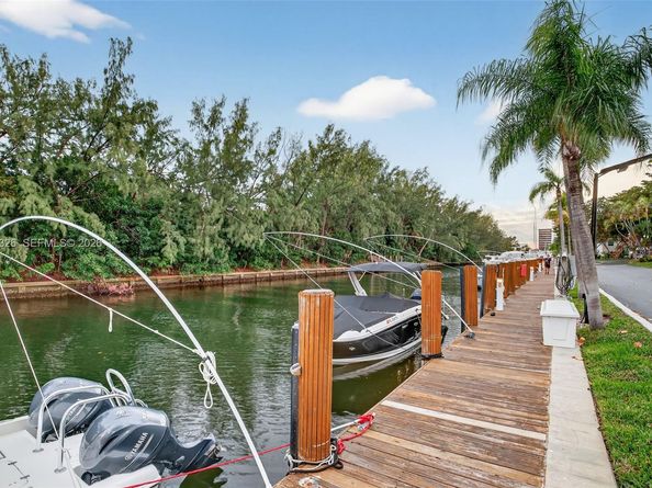 6471 Bay Club Drive 3, Fort Lauderdale FL 33308