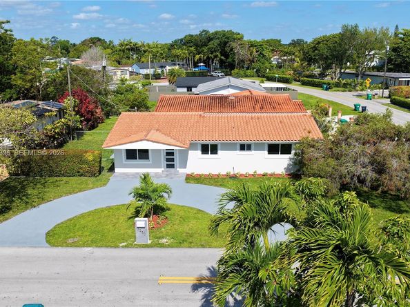 3250 SW 72 Court, Miami FL 33155
