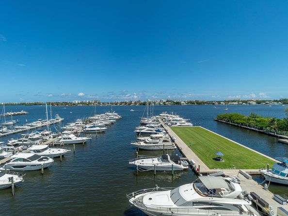 806 E Windward Way 524, Lantana FL 33462