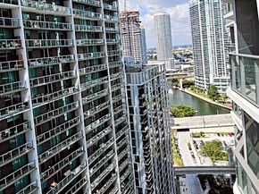 77 SE 5th Street 2914, Miami FL 33131