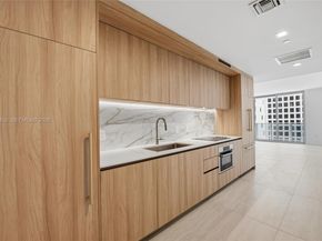 77 SE 5th Street 2914, Miami FL 33131