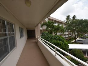 3800 Oaks Clubhouse Drive 309, Pompano Beach FL 33069