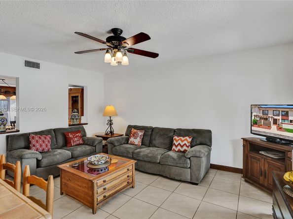 16465 NE 26th Avenue 18, North Miami Beach FL 33160