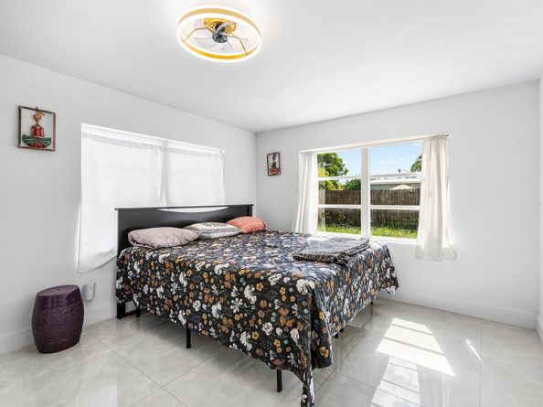 403 S 13th Court, Lantana FL 33462