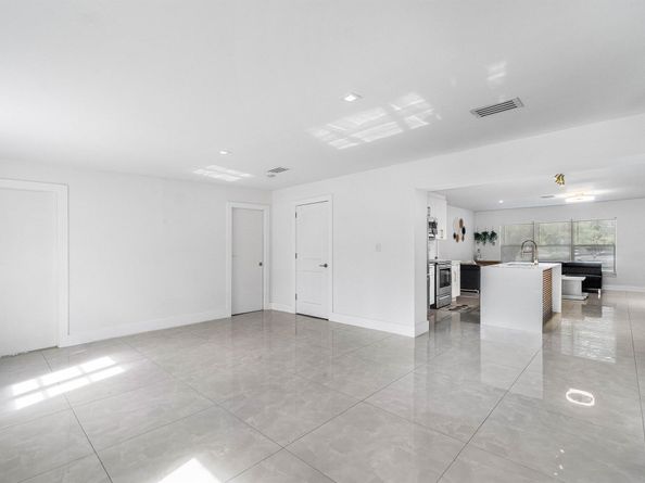 403 S 13th Court, Lantana FL 33462