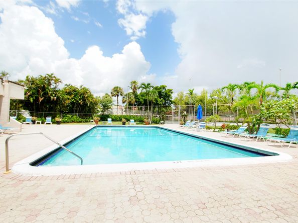 2571 Aragon Blvd 317, Sunrise FL 33322