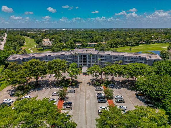 4020 W Palm Aire Drive 410, Pompano Beach FL 33069