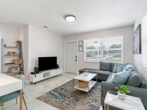 337 SW 21st St #1-3, Fort Lauderdale FL 33315