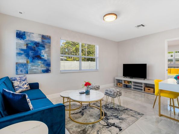337 SW 21st St #1-3, Fort Lauderdale FL 33315