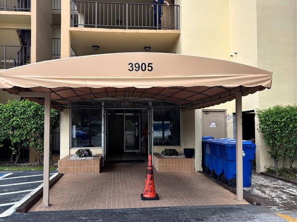 3905 N Nob Hill Rd 205, Sunrise FL 33351