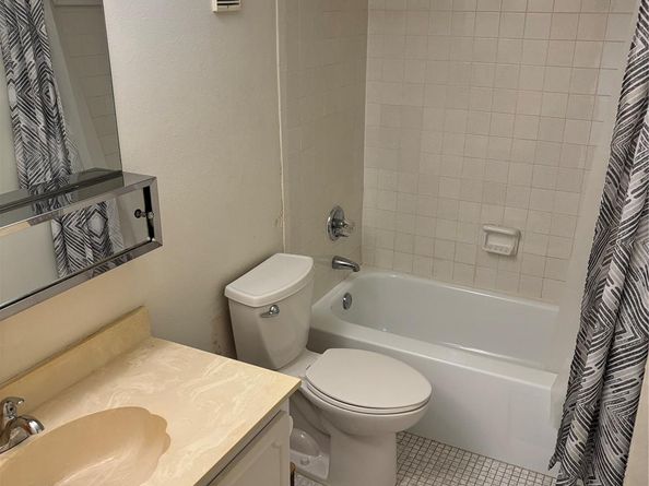 3905 N Nob Hill Rd 205, Sunrise FL 33351