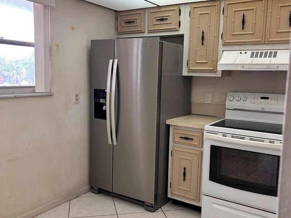 3905 N Nob Hill Rd 205, Sunrise FL 33351