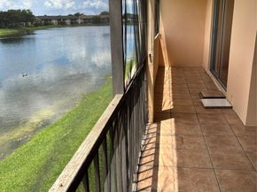 3905 N Nob Hill Rd 205, Sunrise FL 33351