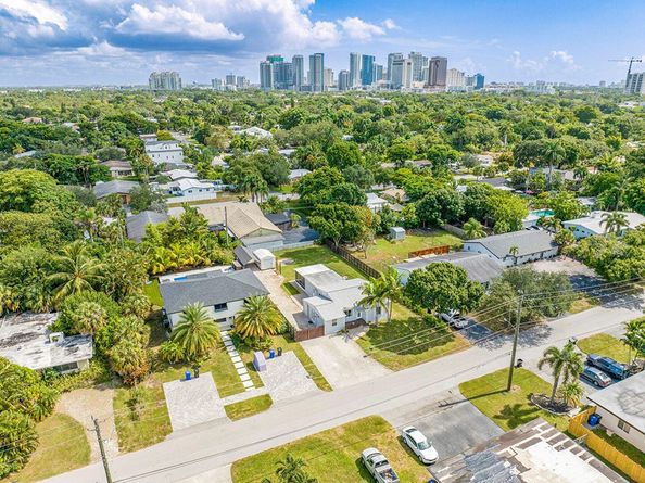 801 SW 14th Ct, Fort Lauderdale FL 33315