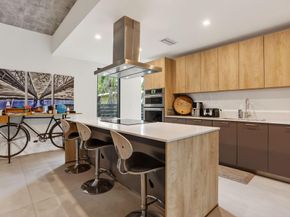 925 NE 6th Street, Fort Lauderdale FL 33304