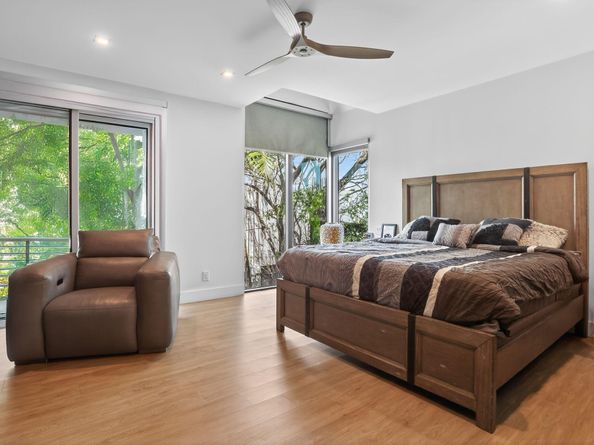 925 NE 6th Street, Fort Lauderdale FL 33304