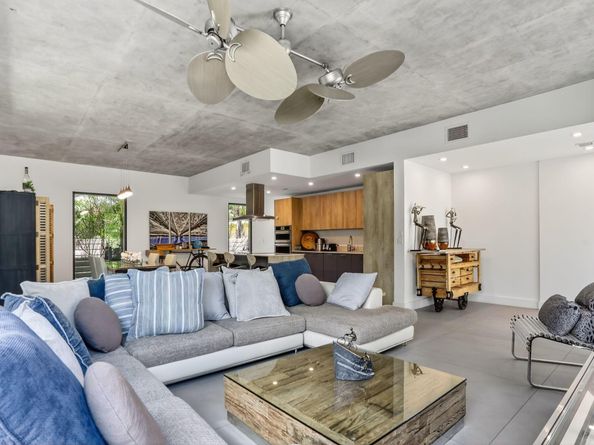925 NE 6th Street, Fort Lauderdale FL 33304