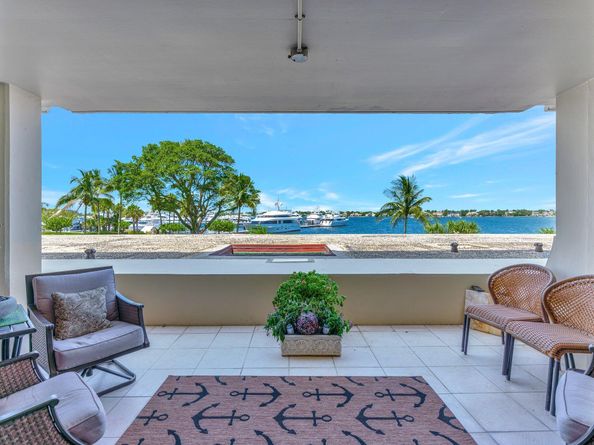 134 Lakeshore Drive 215, North Palm Beach FL 33408