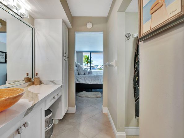 134 Lakeshore Drive 215, North Palm Beach FL 33408