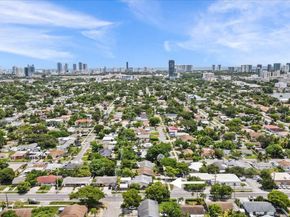 740 SW 9TH St, Hallandale Beach FL 33009