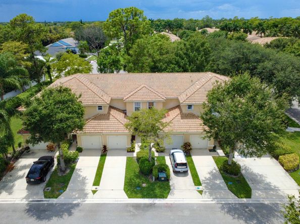 1527 Barrymore Court, Wellington FL 33414