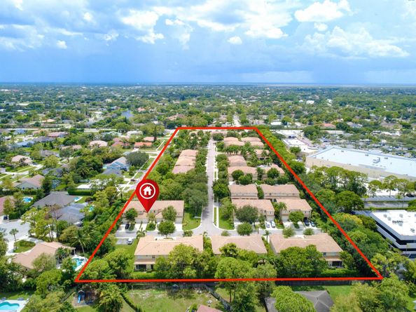 1527 Barrymore Court, Wellington FL 33414