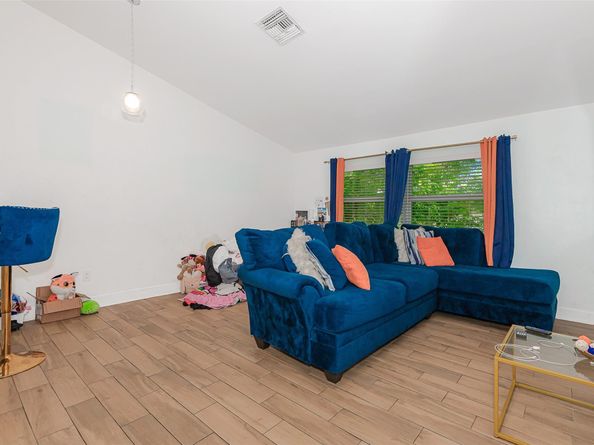 8706 NW 35th St, Coral Springs FL 33065